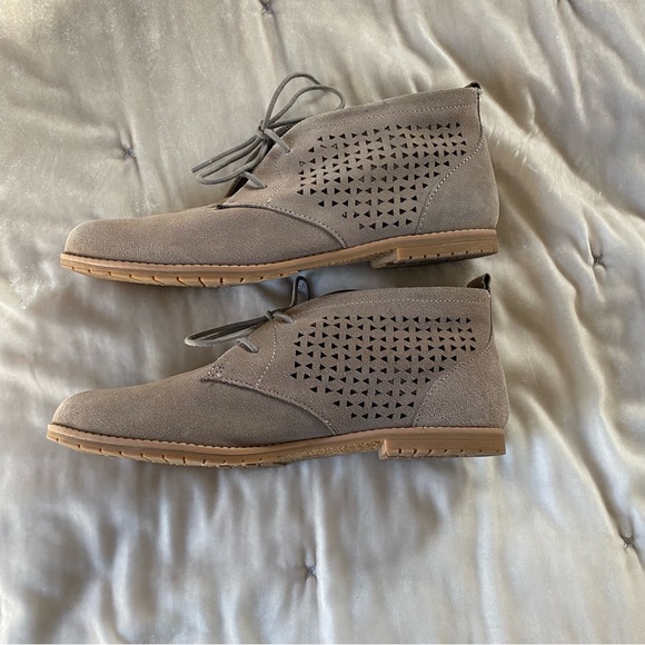 EuroSoft Emmeline laser cut taupe gray suede lace up chukka bootie 10 - Picture 4 of 16